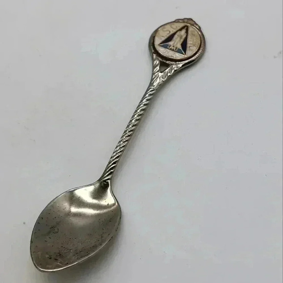 Kennedy Space Center Shuttle Souvenir Engraved Spoon Kitschy Cool - Picture 2 of 4